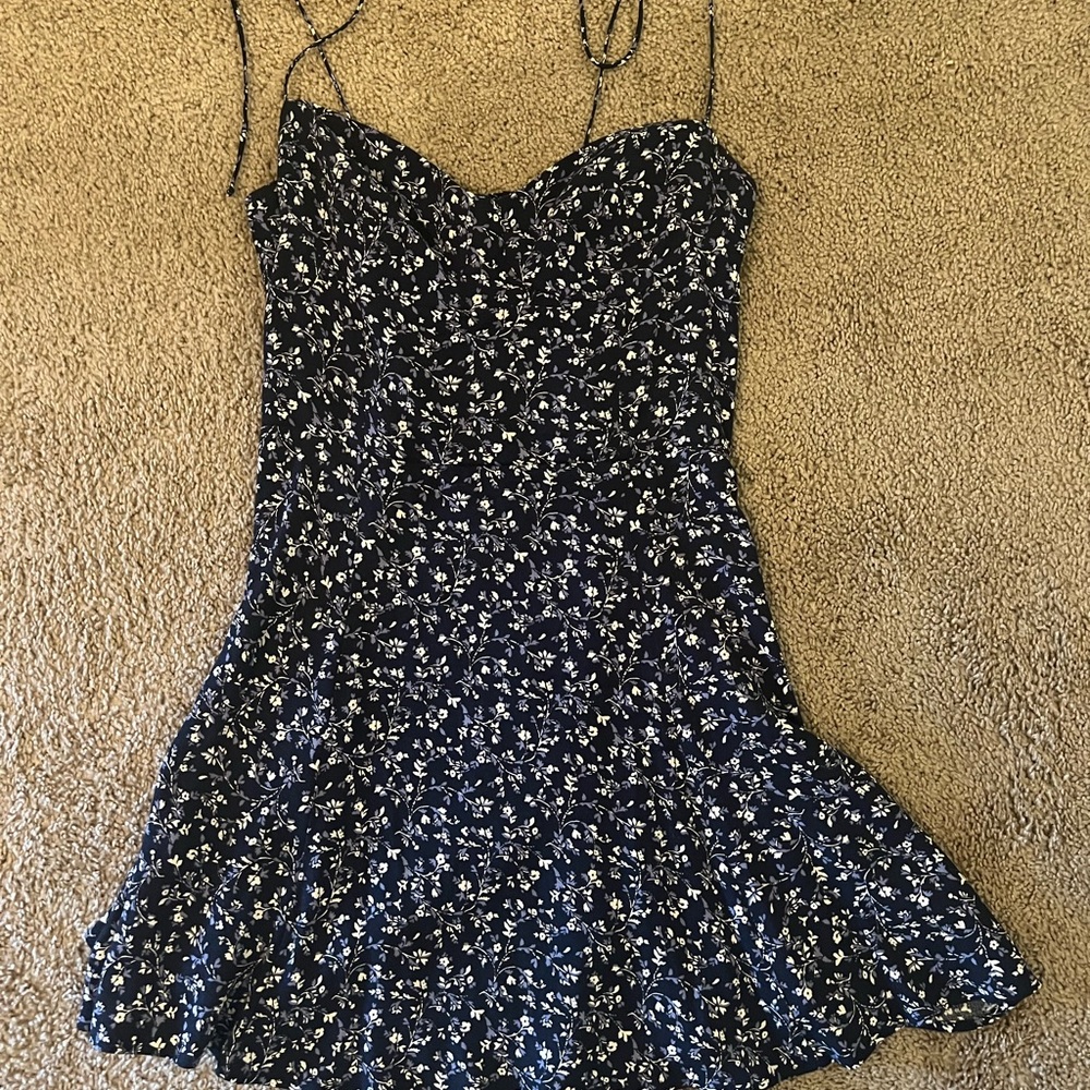 Reformation Saskia mini dress in blue floral print, size 6 - Picture 3 of 6